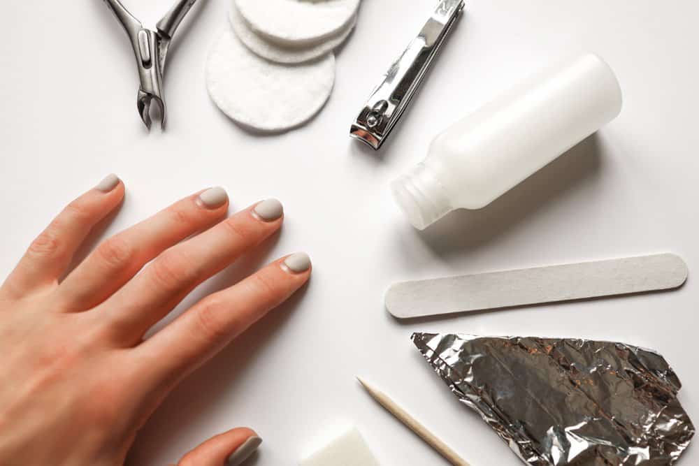 The Best Way to Remove Gel Nail Polish at Home (2022)