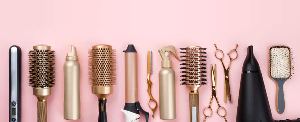 A full range of hairstylist's tools