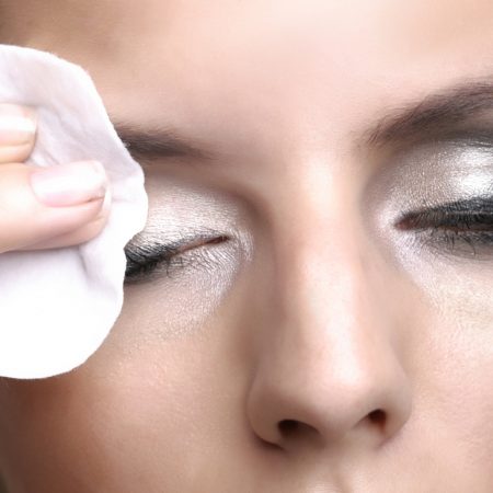 The Best Ways to Remove Eyeliner Effectively & Safely
