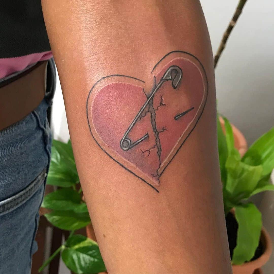 50-broken-heart-tattoo-design-ideas-beauty-mag