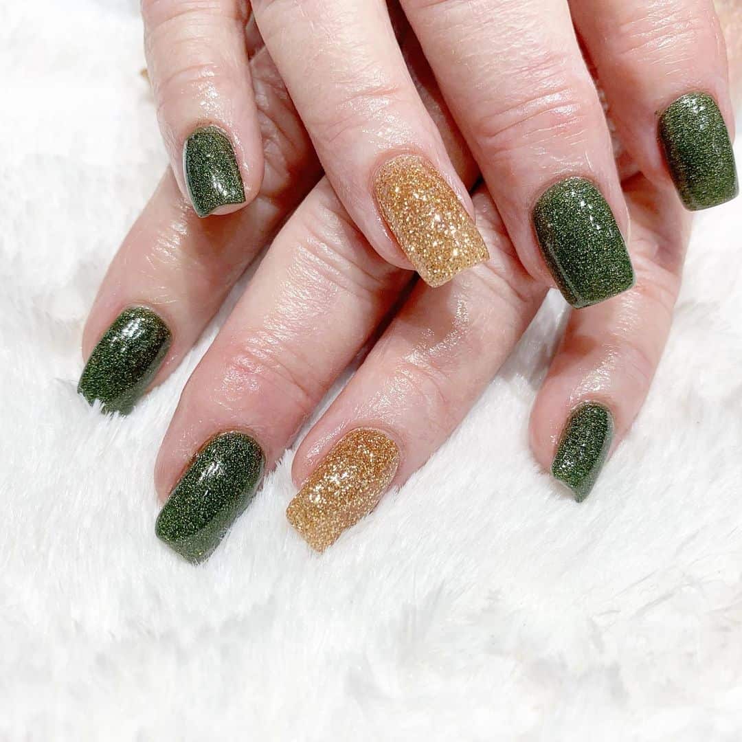 50 Christmas Nail Design Ideas To Show Off Your Holiday Spirit