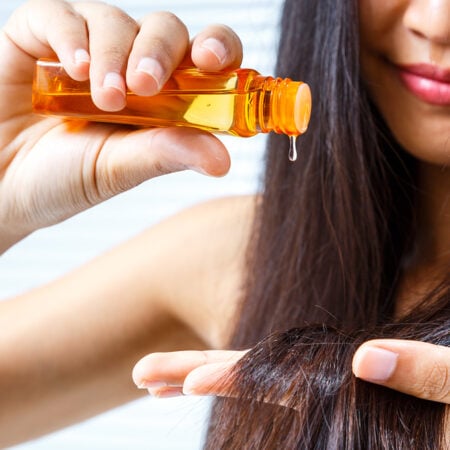 How to Apply Hair Oil