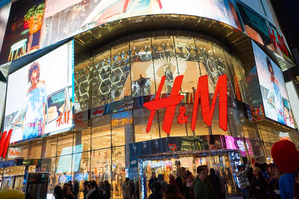 H&M storefront