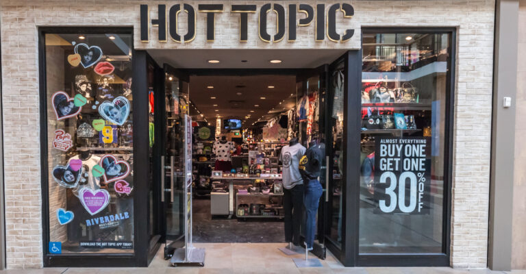 6-stores-like-hot-topic-for-alternative-fashion-beauty-mag