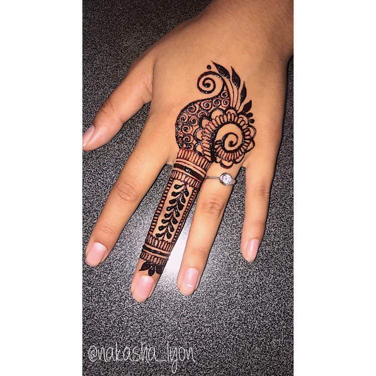 50+ Henna Tattoo Concepts - Lovely Inspirations | Ornate Finger Henna Tattoo