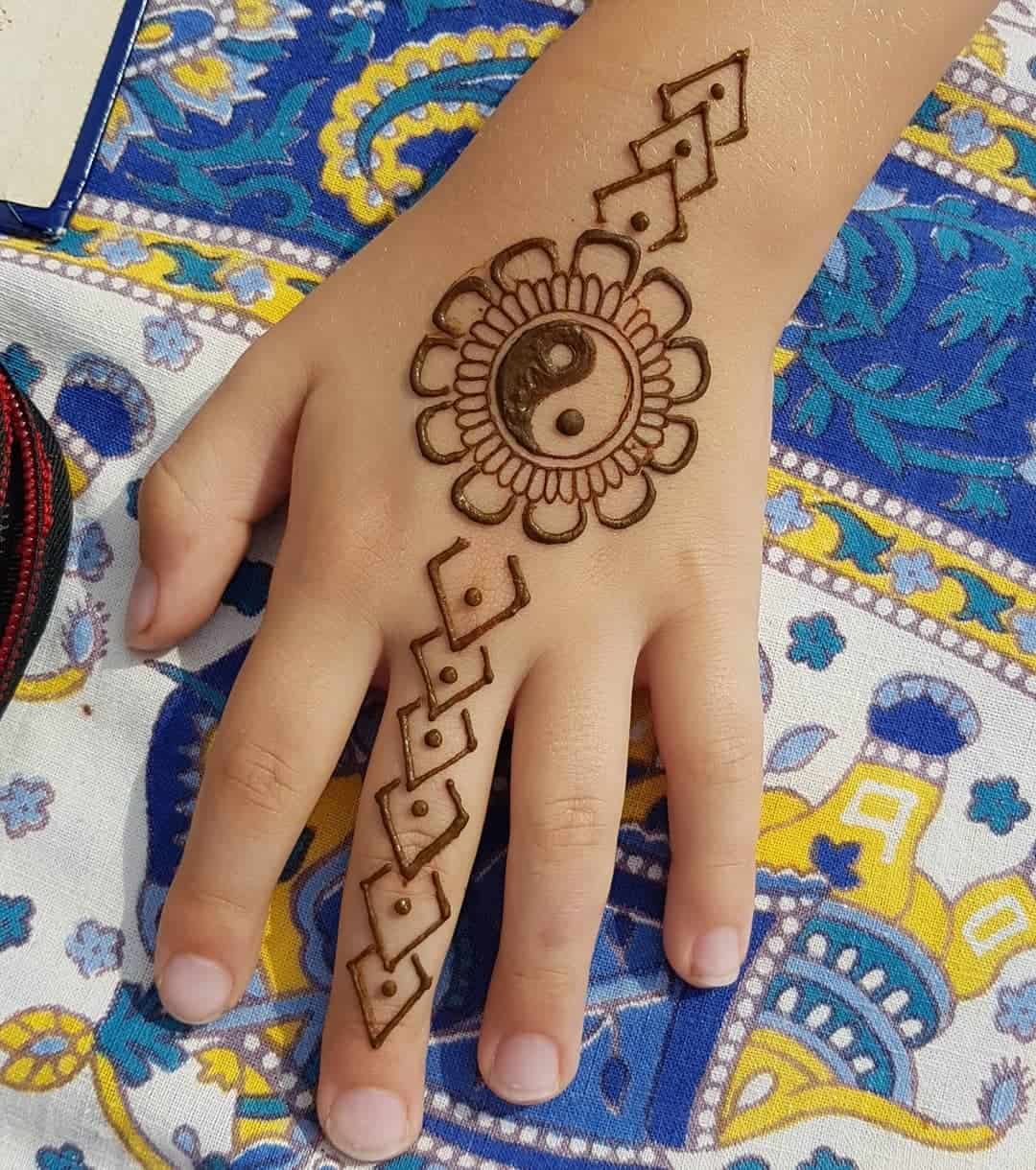 travelling henna tattoo