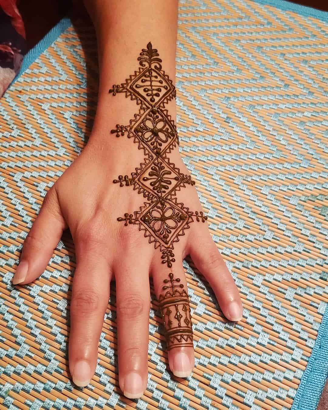 travelling henna tattoo