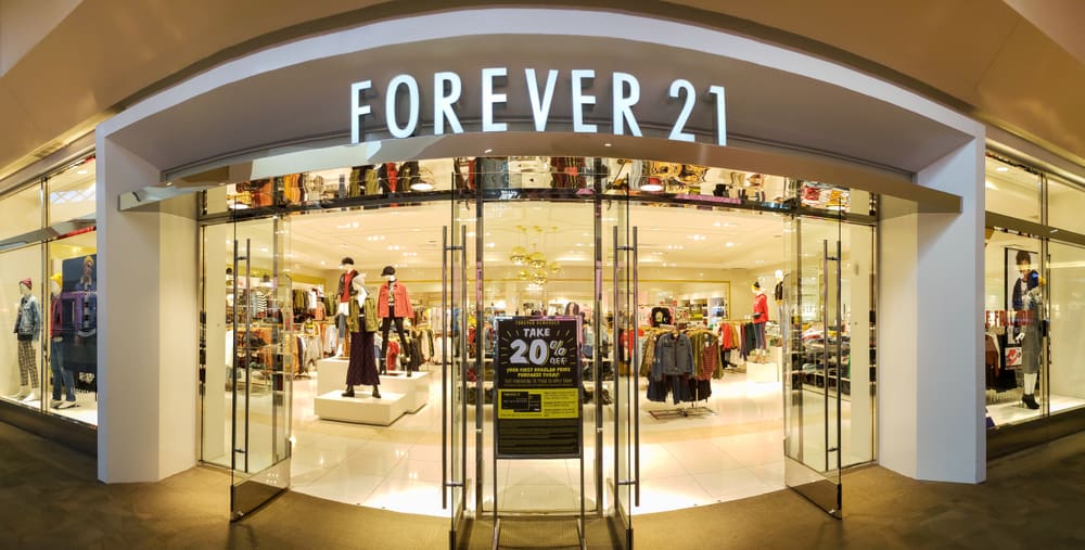 large forever 21 store in mall