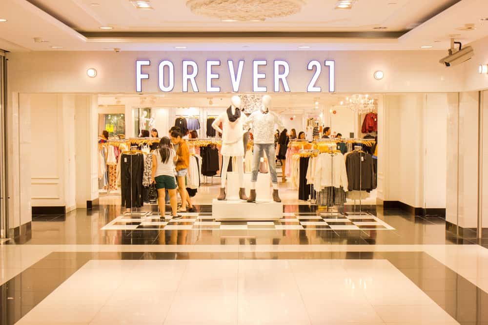 forever 21 storefront mannequins