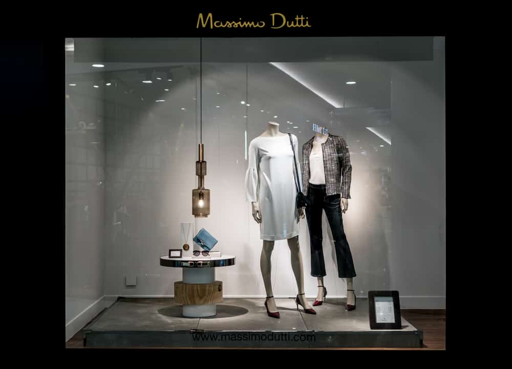 massimo dutti window display