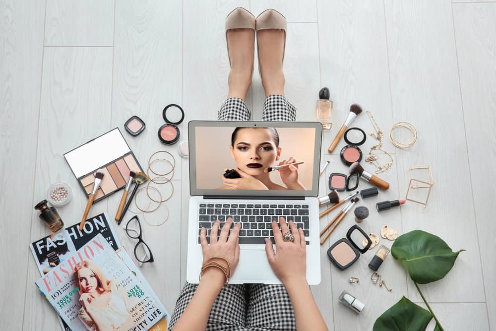 online makeup artistry school