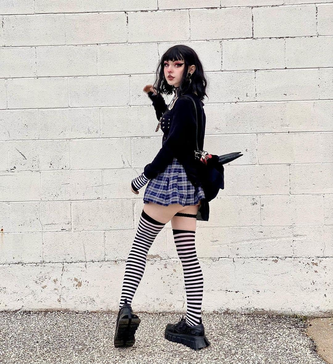 50+ Impressive Goth Outfits for You to Try - Beauty Mag