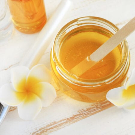 5 Simple DIY Honey Masks Made From Items in Your Pantry