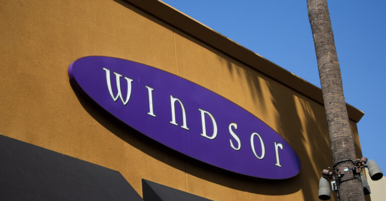 stores like windsor for prom