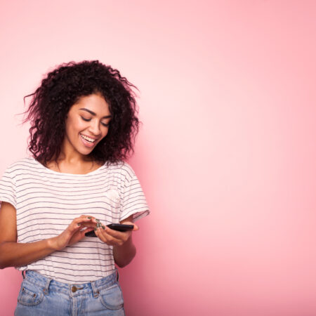 How to Text a Girl You Just Met – Suave Made Easy