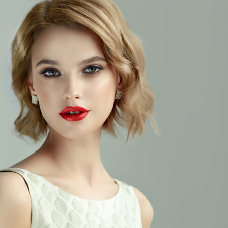 How to Curl Short Hair With or Without Heat